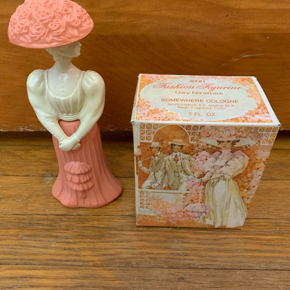 Vintage Avon Gay Nineties Fashion Figurine Elegant Lady Perfume Bottle